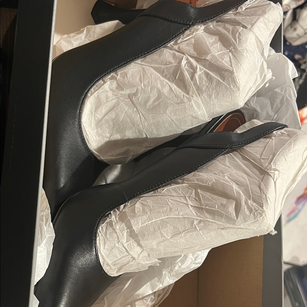 Vionic Black Sling‑Back Pointed Toe Pump - image 9